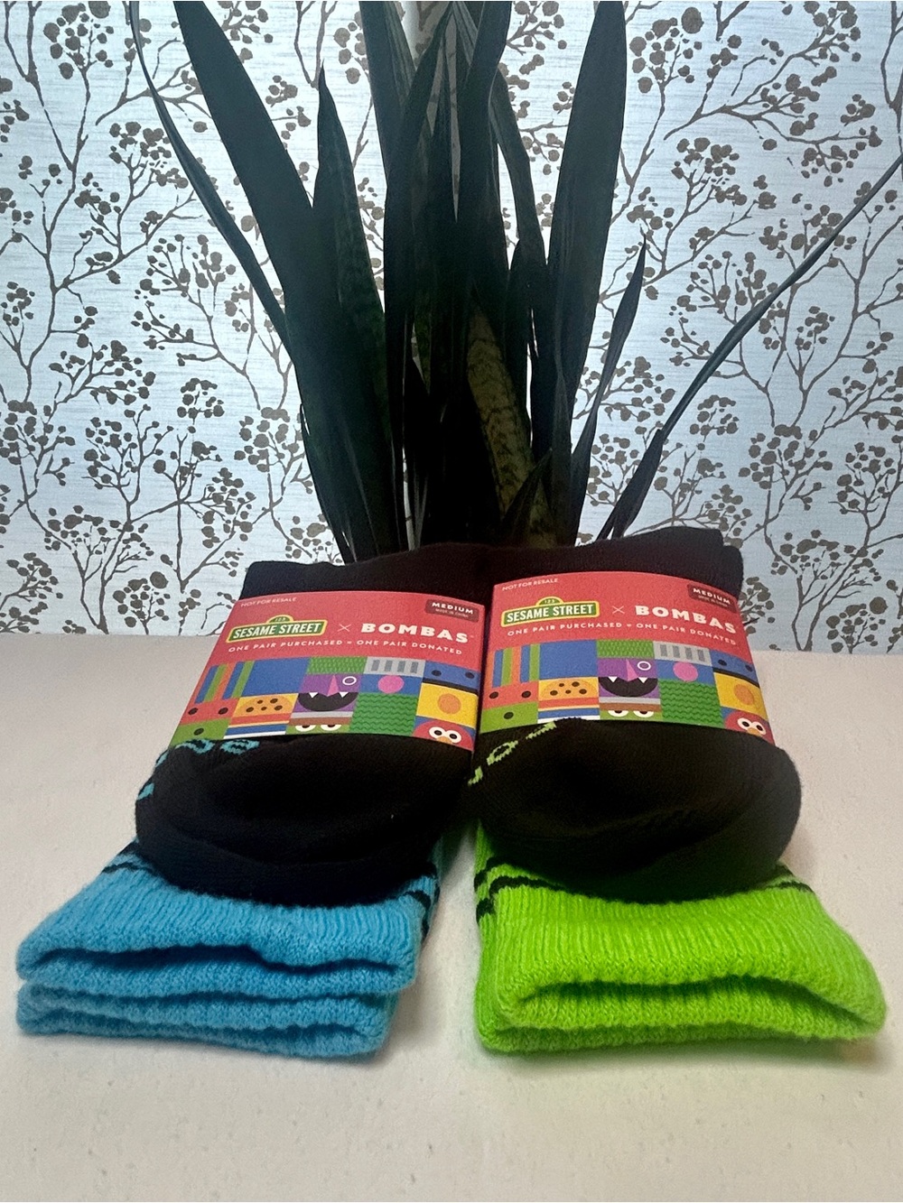 NWT Bombas x Sesame Street Adult M 🧦 (Lot 2) Oscar & Cookie Monster 🗑️🍪 !